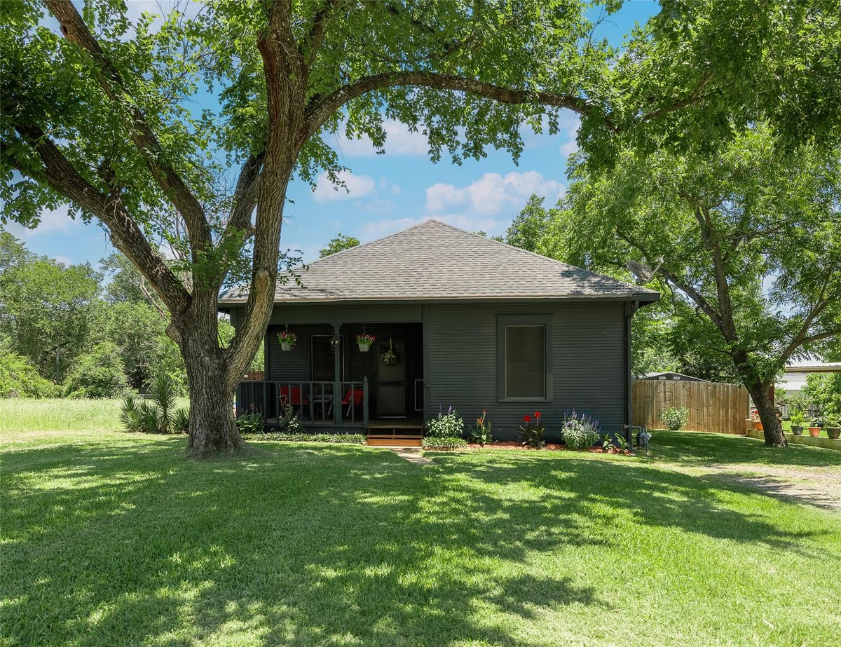 View 506 N Hill ST in City Of Caldwell 506 N Hill ST - front exterior - Luxury home in City Of Caldwell, Caldwell, TX