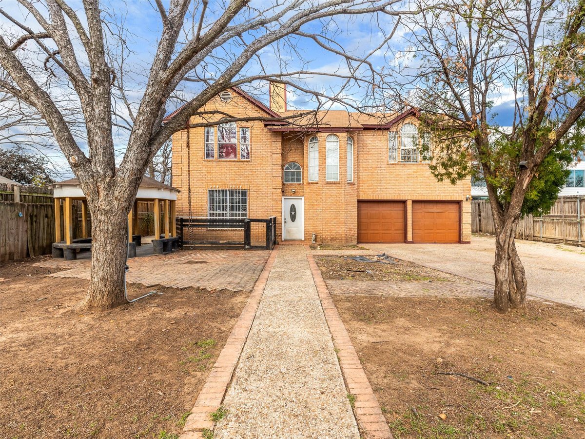 506 Tillery St - front exterior - Luxury home in Holly & Naumann, Austin, TX