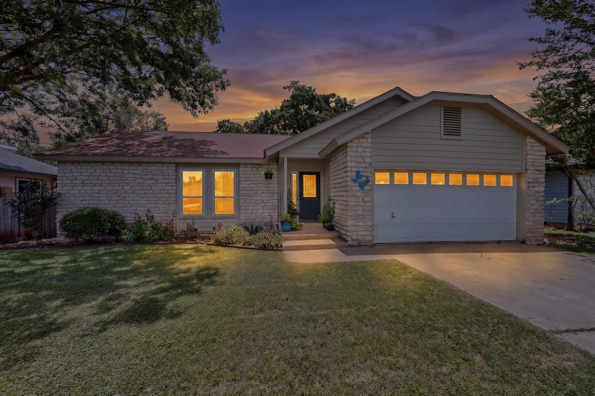 View 507 Thousand Oaks BLVD in Thousand Oaks Sec 2 507 Thousand Oaks BLVD - front exterior - Luxury home in Thousand Oaks Sec 2, Georgetown, TX