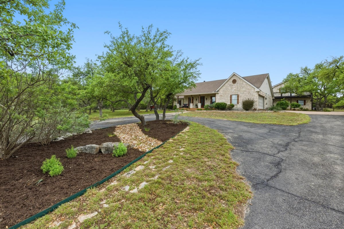 Kitchen at 508 S Lariat Cir - 4 bed 4 bath home