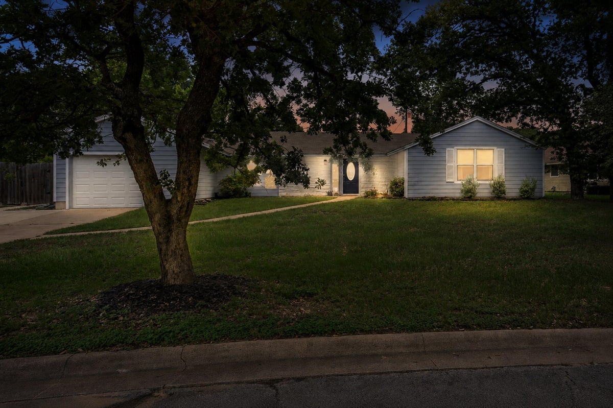 View 508 San Jacinto DR in Westwood 508 San Jacinto DR - front exterior - Luxury home in Westwood, Rockdale, TX