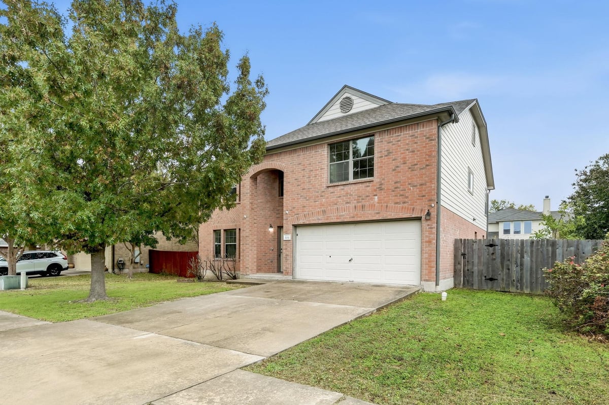 View 509 Castebar Dr in Greenridge 509 Castebar Dr - property photo 1 - Luxury home in Greenridge, Round Rock, TX