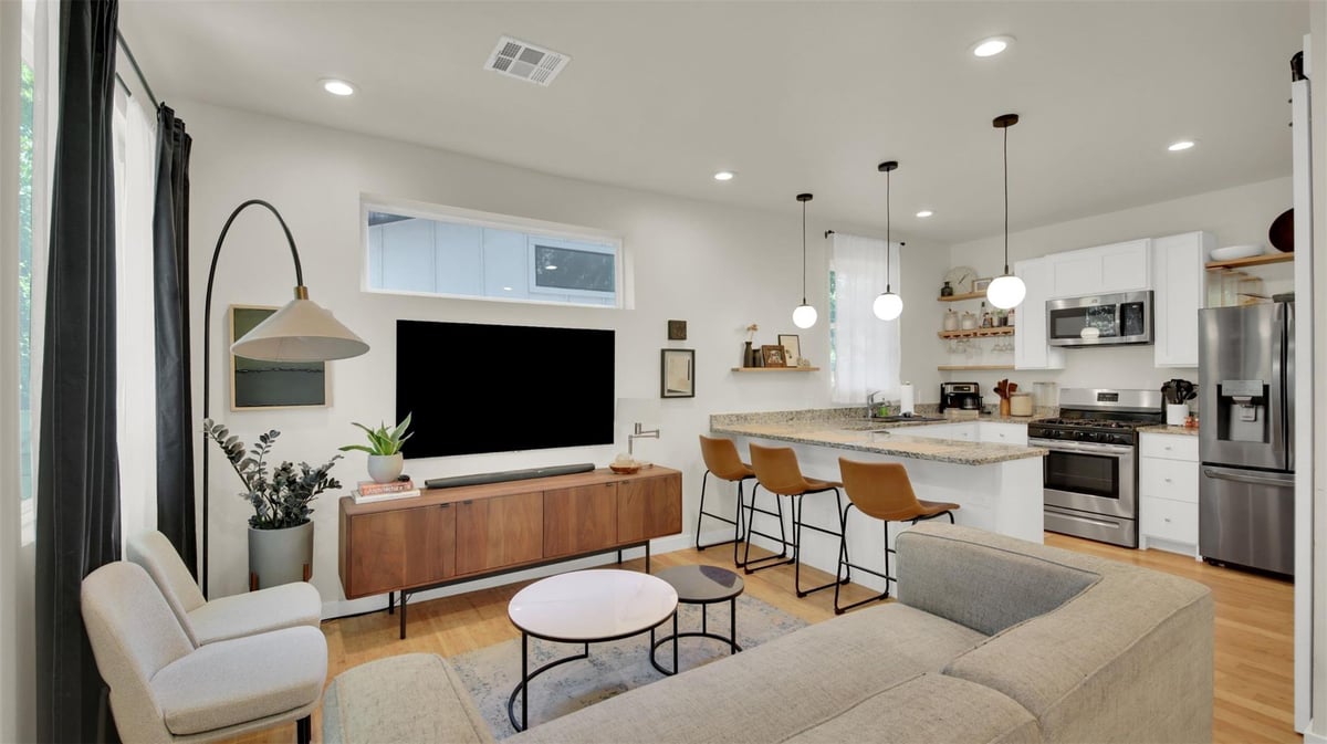 Living area at 510 Blackson Ave Unit #2 - 2 bed 2 bath home