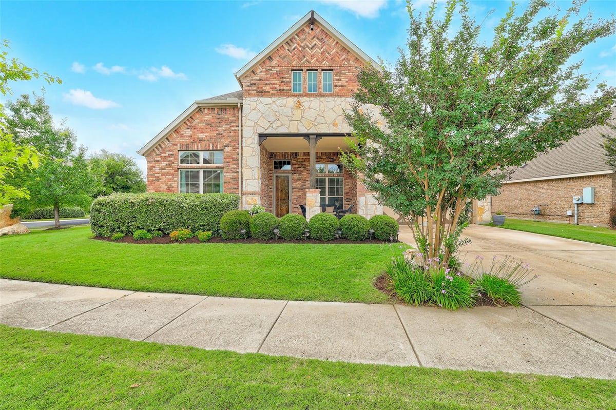 View 510 Concord DR in Georgetown Village 510 Concord DR - front exterior - Luxury home in Georgetown Village, Georgetown, TX