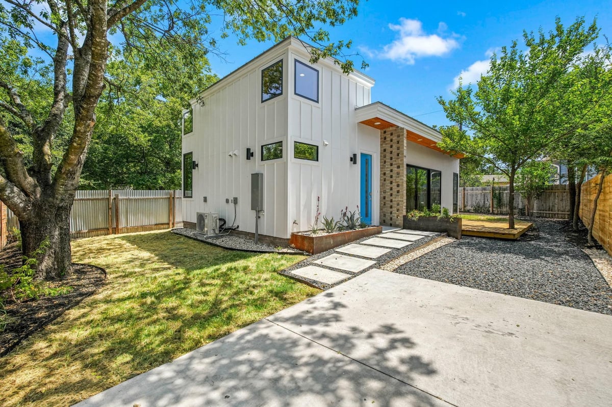 View 5101 Delores Ave Unit #2 in Masonfield 5101 Delores Ave Unit #2 - front exterior - Luxury home in Masonfield, Austin, TX