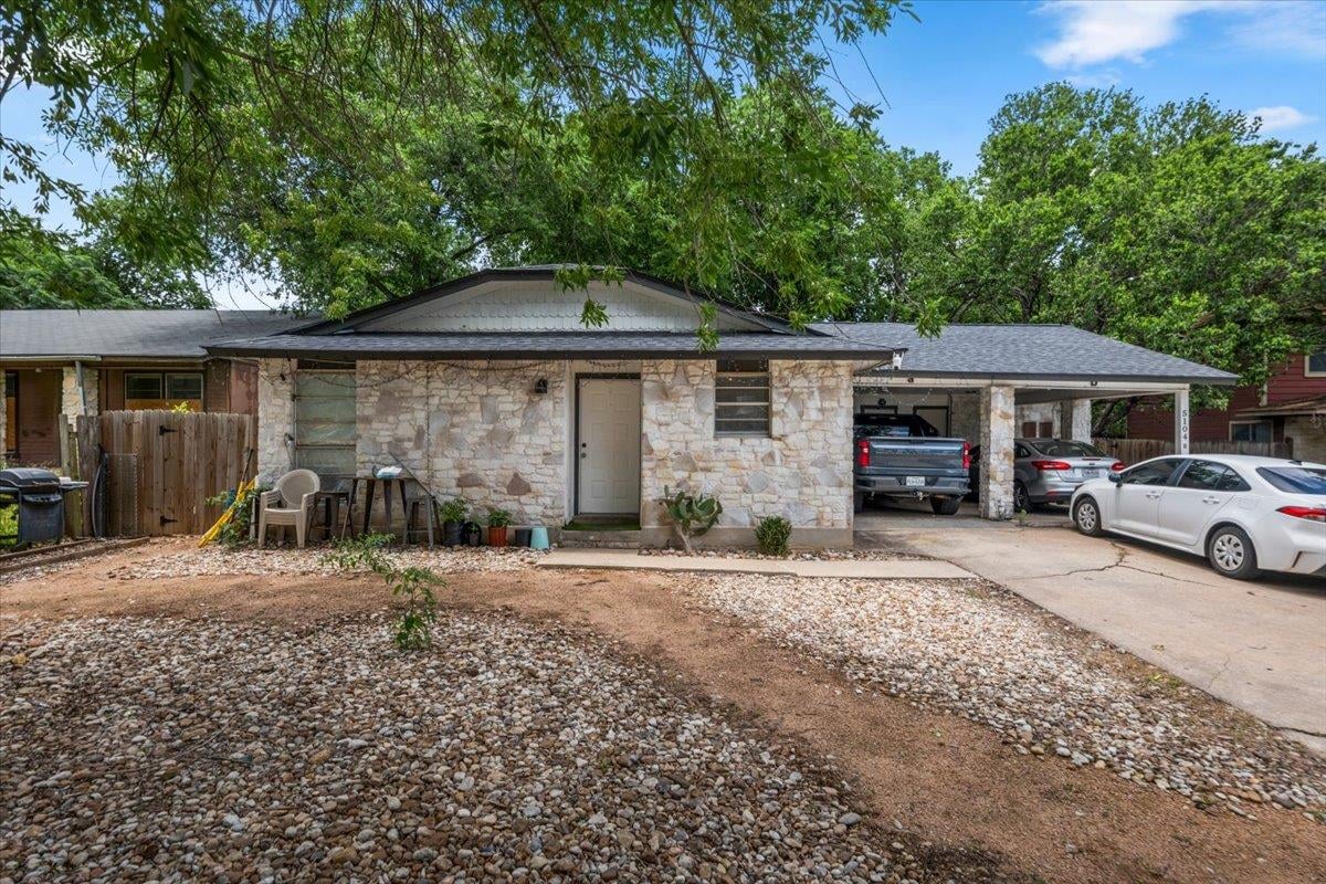 5104 Acorn CV - property photo 1 - Luxury home in Woodland Oaks, Austin, TX