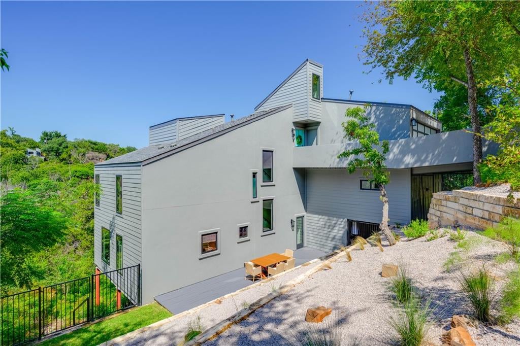 View 5106 Lucas LN in Beverly Hills Sec 02 5106 Lucas LN - front exterior - Luxury home in Beverly Hills Sec 02, Austin, TX