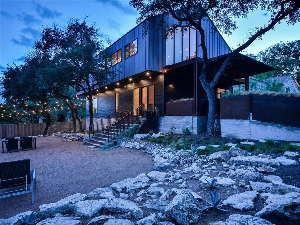 View 5111 Crestway Dr in Highland Park West 5111 Crestway Dr - property photo 1 - Luxury home in Highland Park West, Austin, TX