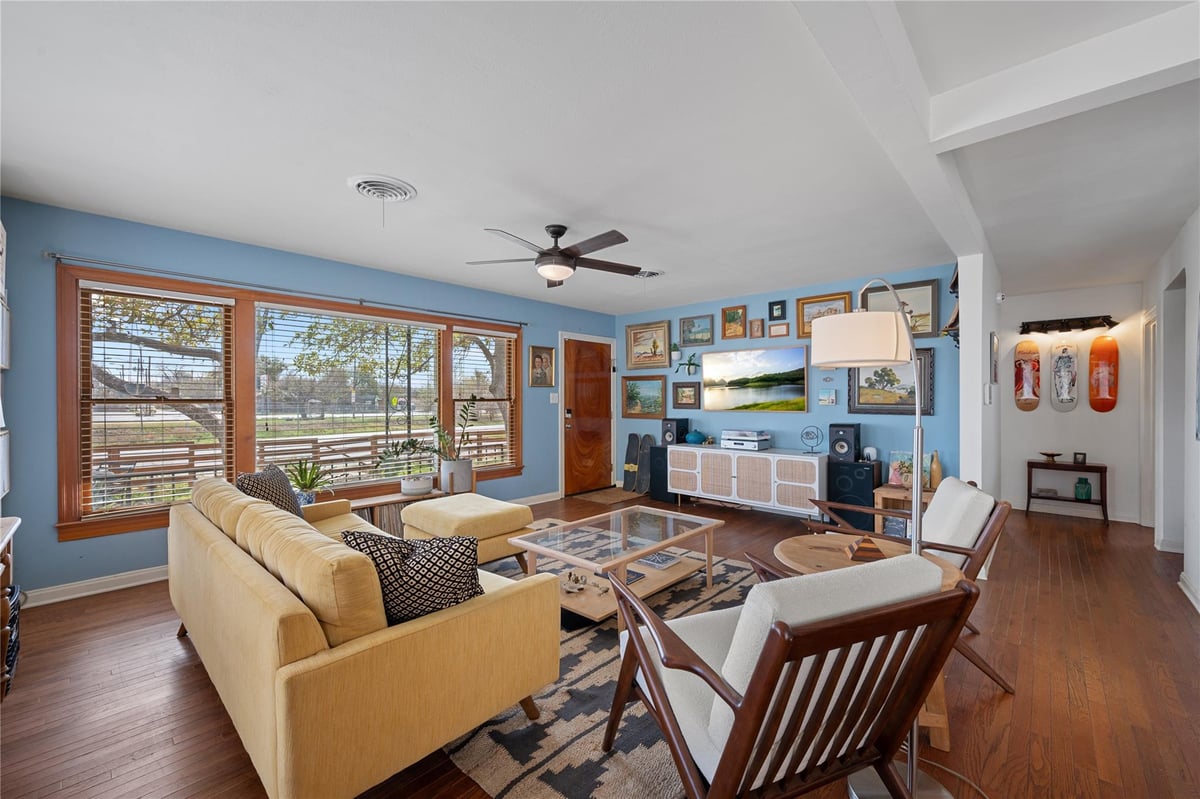 Kitchen at 5114 Caswell Ave - 3 bed 2 bath home