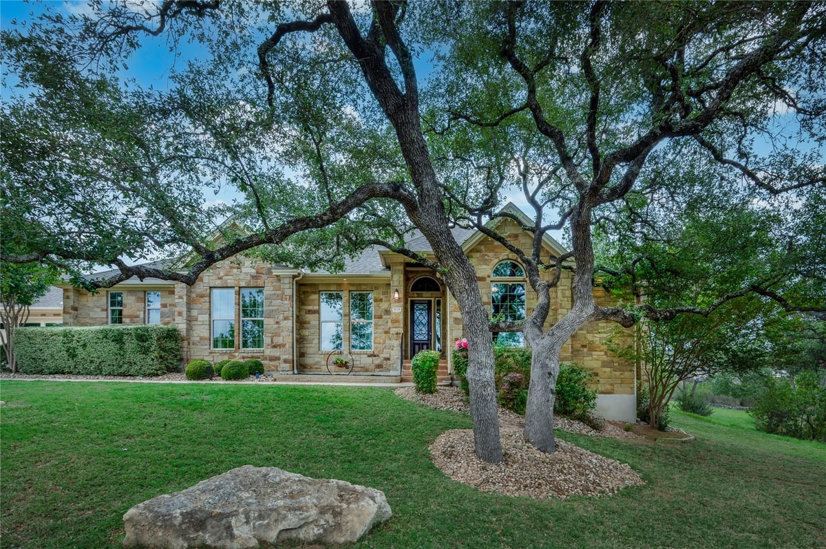 5129 Diamante Dr - front exterior - Luxury home in Sola Vista Sec 2, Spicewood, TX