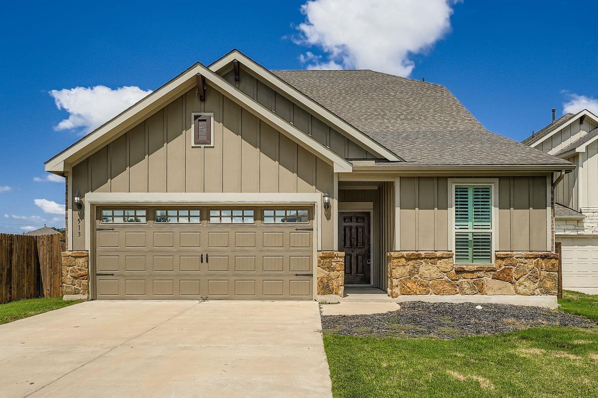 View 513 Compania Cv in Santa Rita Ranch South Sec 17 513 Compania Cv - property photo 1 - Luxury home in Santa Rita Ranch South Sec 17, Liberty Hill, TX