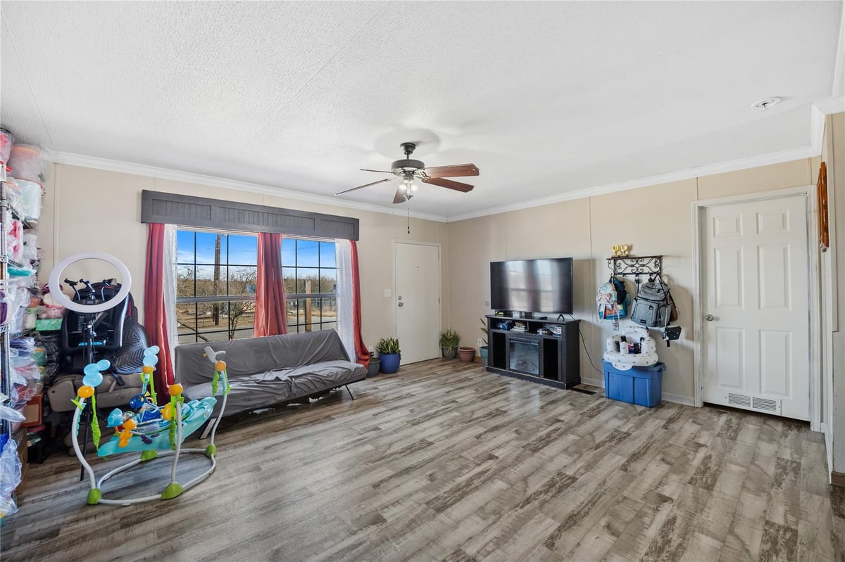 Living area at 513 Duchess Pass - 4 bed 2 bath home