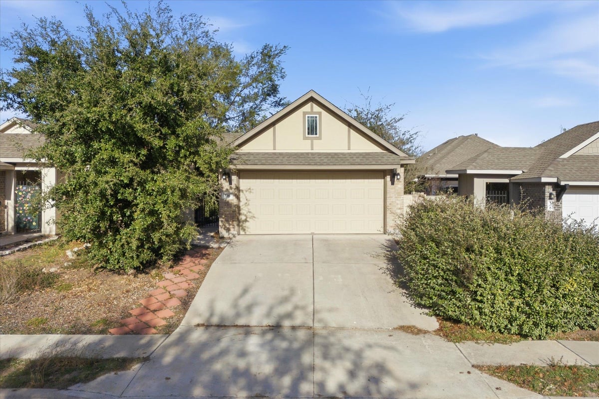View 514 Nautical Loop in Crosswinds Ph One 514 Nautical Loop - front exterior - Luxury home in Crosswinds Ph One, Kyle, TX