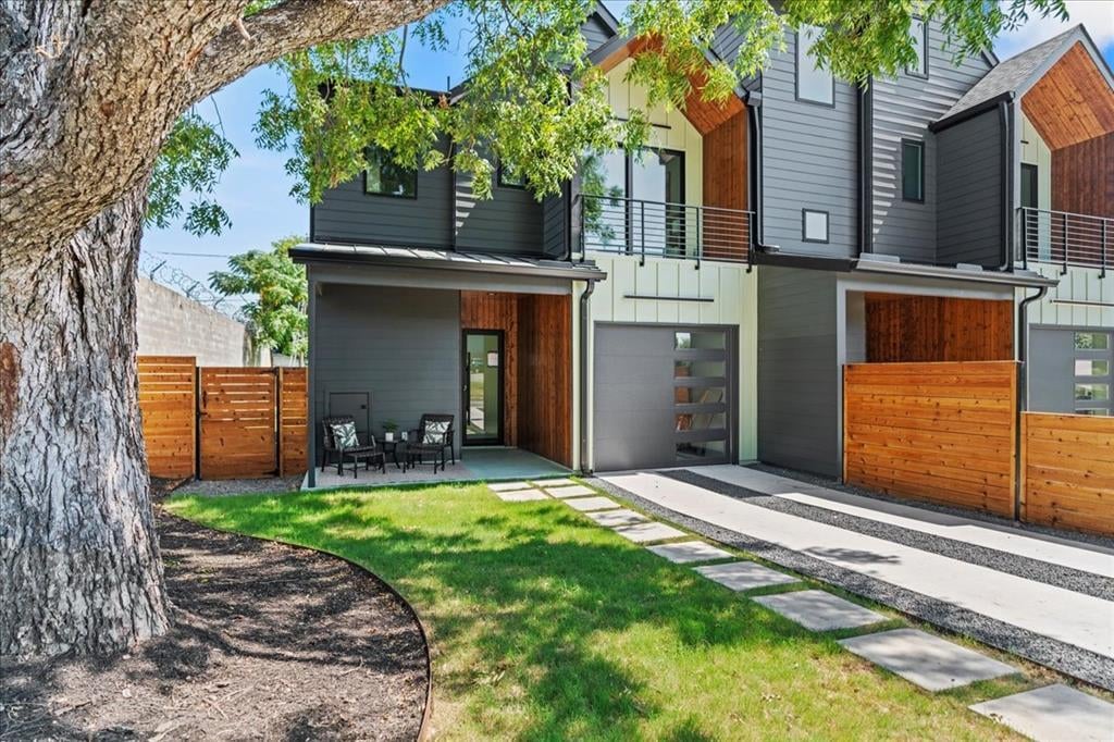 View 514 Powell CIR Unit #A in South Park Sec 01 514 Powell CIR Unit #A - property photo 1 - Luxury home in South Park Sec 01, Austin, TX