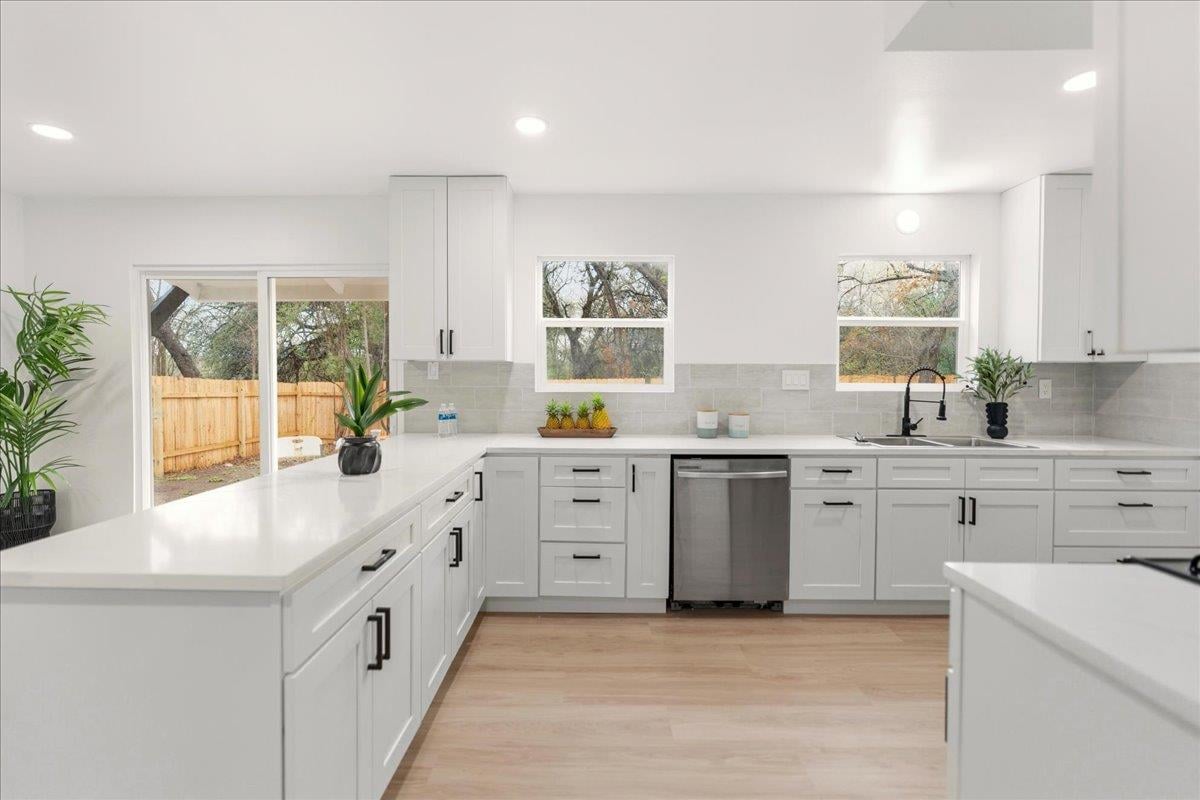Kitchen at 514 Ramble Ln - 3 bed 2 bath home