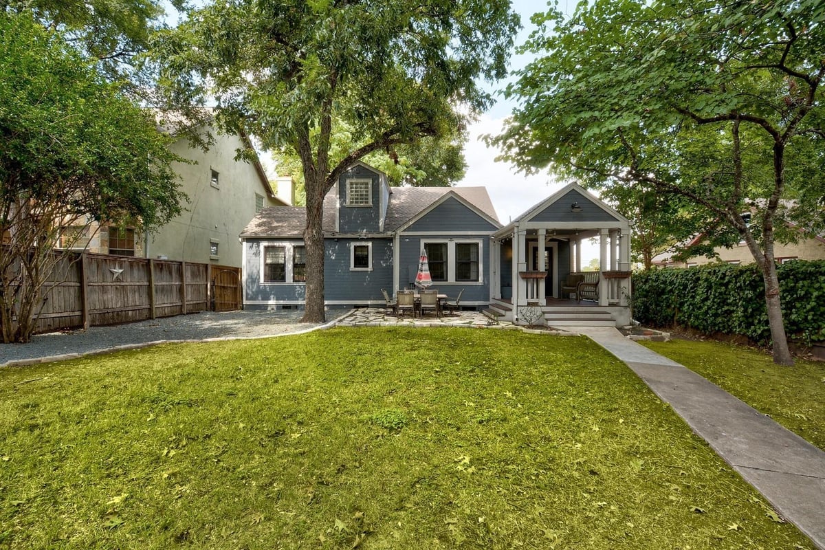 View 514 Sunny LN in Woodlawn Add 514 Sunny LN - property photo 1 - Luxury home in Woodlawn Add, Austin, TX
