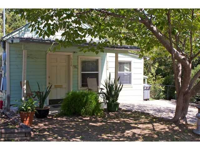 View 514 W Annie St in Bouldin D W 514 W Annie St - property photo 1 - Luxury home in Bouldin D W, Austin, TX