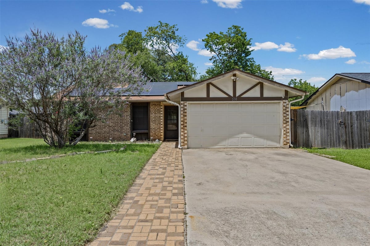 View 514 Yucca Dr in Chisholm Valley South Sec 01 514 Yucca Dr - front exterior - Luxury home in Chisholm Valley South Sec 01, Round Rock, TX