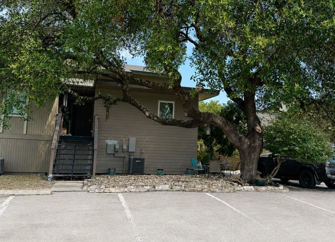 View 515 Demarett DR Unit #17 in Point Venture Sec 02-B 515 Demarett DR Unit #17 - property photo 1 - Luxury home in Point Venture Sec 02-B, Point Venture, TX