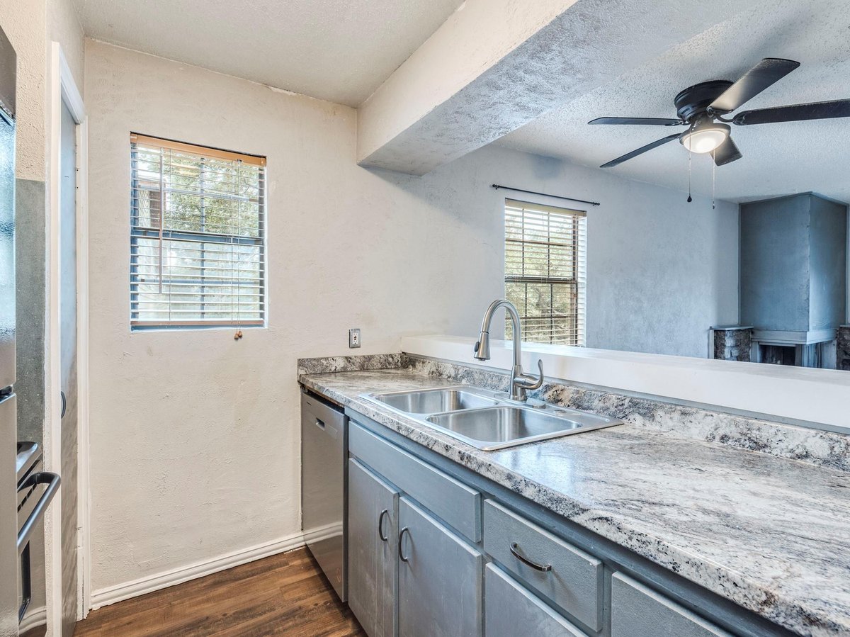 View 516 South Park DR Unit #204 in South Park Sec 02 516 South Park DR Unit #204 - property photo 1 - Luxury home in South Park Sec 02, Austin, TX