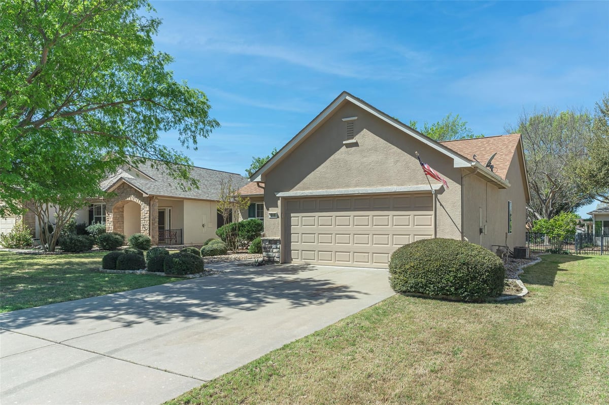516 Texas DR - front exterior - Luxury home in Sun City Georgetown Ph 04A Neighborhood 15 Pu, Georgetown, TX
