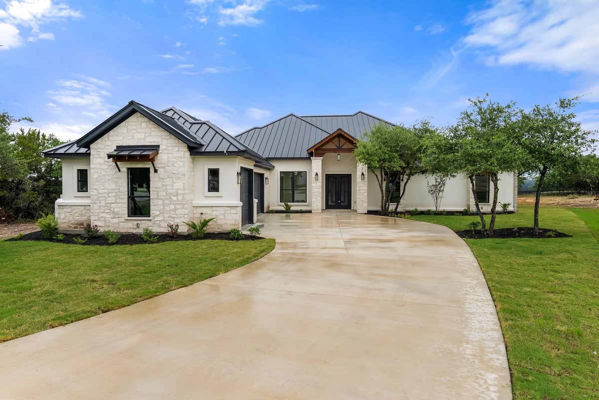 View 517 Vale Pond SPUR in Daniels Mountain 517 Vale Pond SPUR - property photo 1 - Luxury home in Daniels Mountain, Georgetown, TX