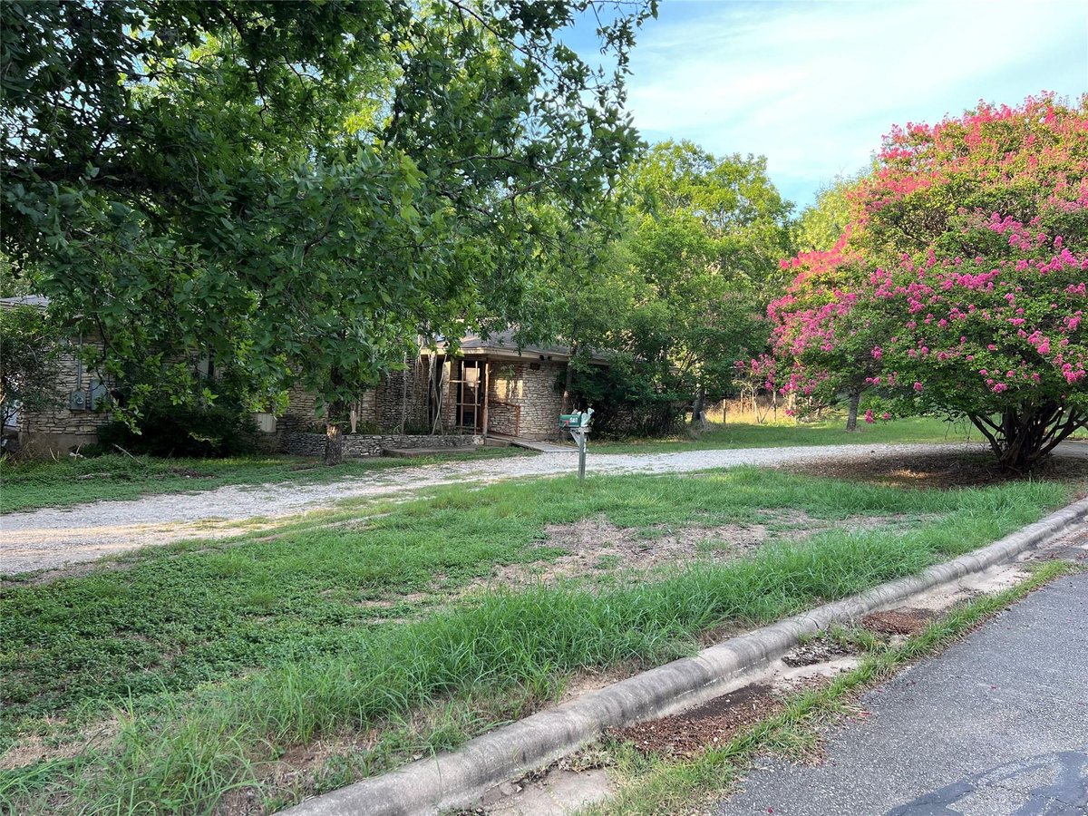 View 518 Hacienda Dr in San Leanna Estates 518 Hacienda Dr - front exterior - Luxury home in San Leanna Estates, Austin, TX