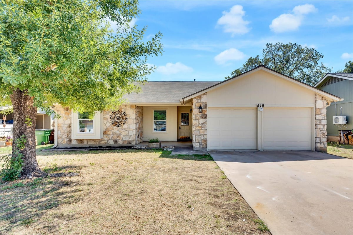 View 519 Yucca DR in Chisholm Valley South Sec 01 519 Yucca DR - front exterior - Luxury home in Chisholm Valley South Sec 01, Round Rock, TX