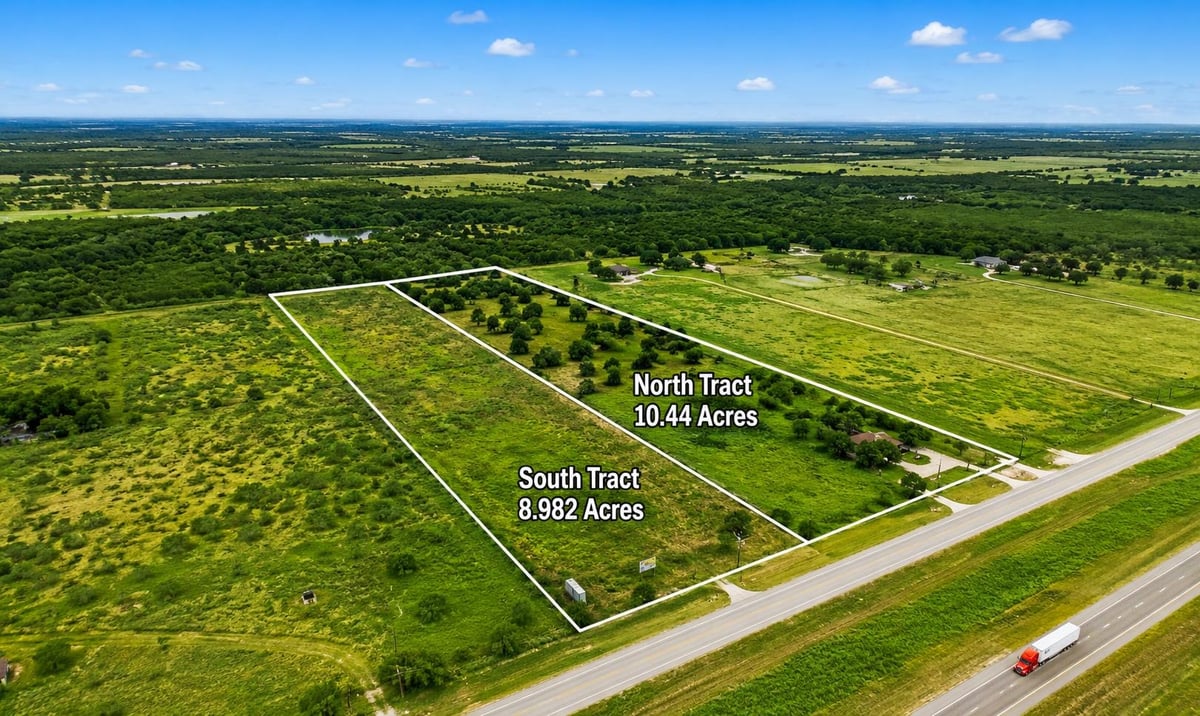 View 5199 N Hwy 183 in A157 5199 N Hwy 183 - front exterior - Luxury home in A157, Lockhart, TX