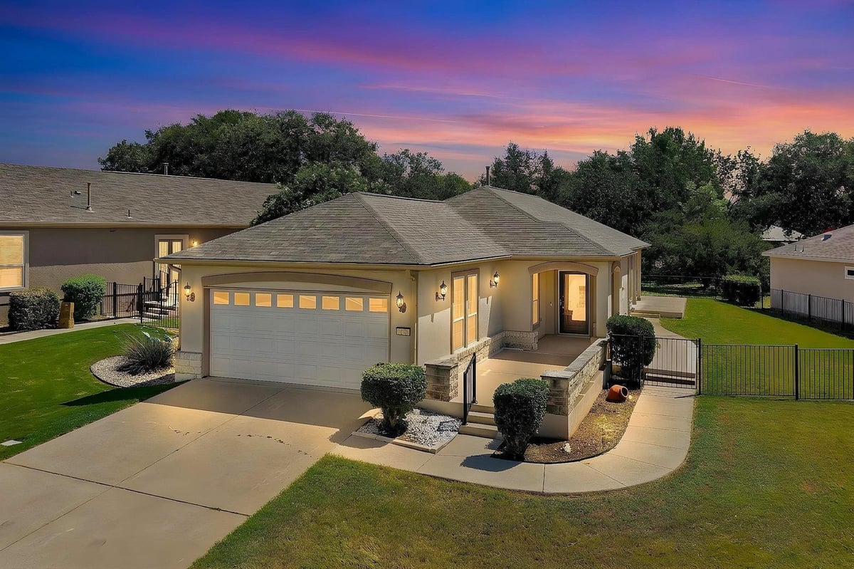 520 Mill Pond PATH - front exterior - Luxury home in Sun City Georgetown Neighborhood 38 Pud, Georgetown, TX