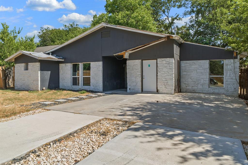 View 5200 Purple Sage Dr in Las Cimas Sec 01 5200 Purple Sage Dr - front exterior - Luxury home in Las Cimas Sec 01, Austin, TX