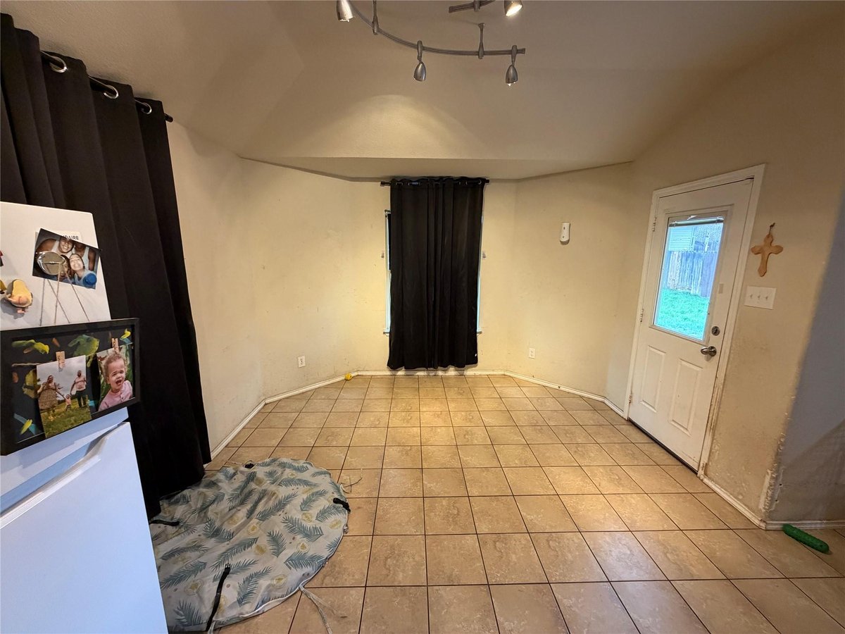 Kitchen at 5202 Dauphin Dr - 3 bed 2 bath home