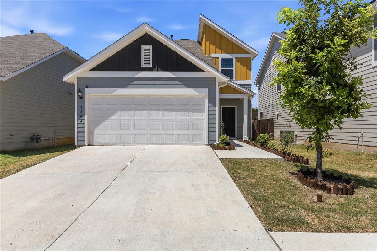 View 5202 Dimesky LN in Park at 51 East affordable 5202 Dimesky LN - property photo 1 - Luxury home in Park at 51 East affordable, Austin, TX
