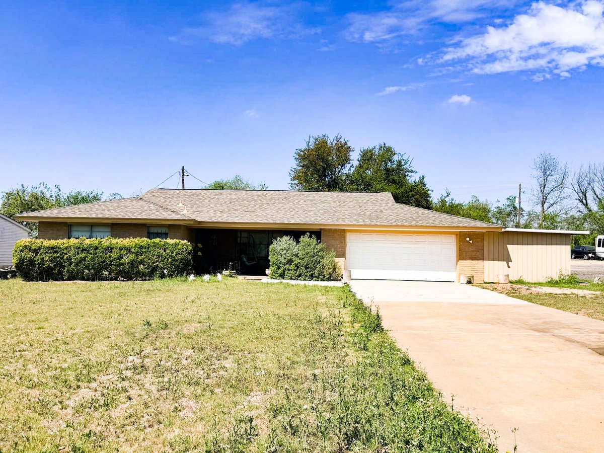 View 5206 N Imperial Dr in Imperial Valley Sec 02 5206 N Imperial Dr - front exterior - Luxury home in Imperial Valley Sec 02, Austin, TX