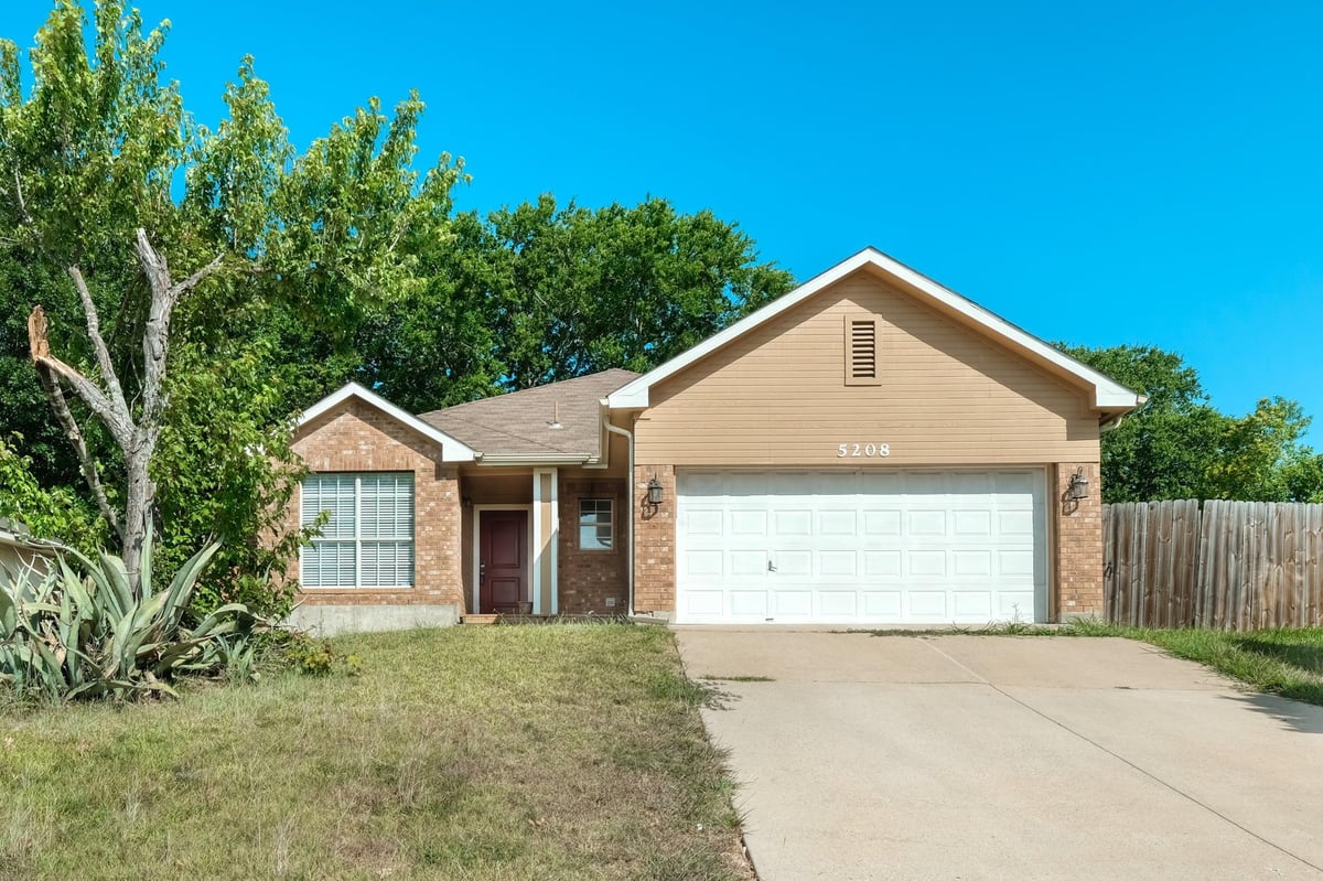View 5208 Walnut Grove Ct in Fairway Ridge Amd 5208 Walnut Grove Ct - front exterior - Luxury home in Fairway Ridge Amd, Austin, TX
