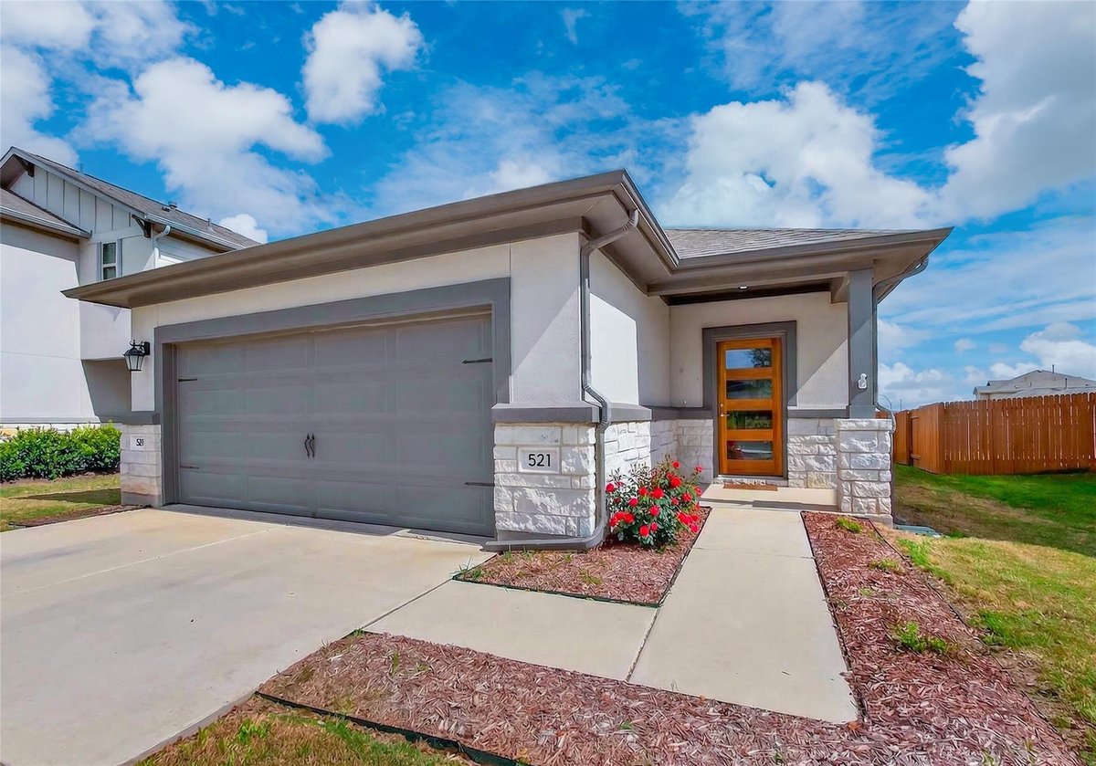 View 521 Rearing Mare Pass in Saddle Creek 521 Rearing Mare Pass - front exterior - Luxury home in Saddle Creek, Georgetown, TX