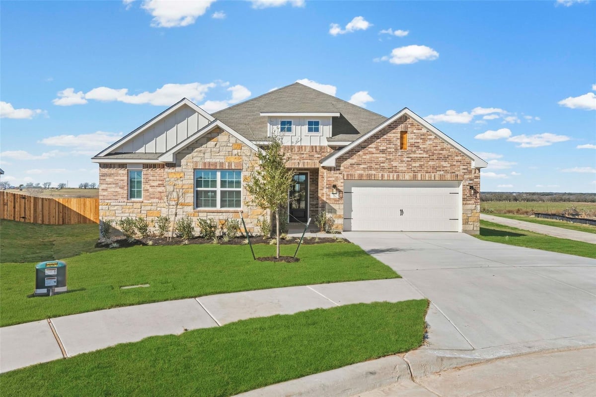 View 521 W Luna Blue LN in Colson Ranch 521 W Luna Blue LN - front exterior - Luxury home in Colson Ranch, Jarrell, TX