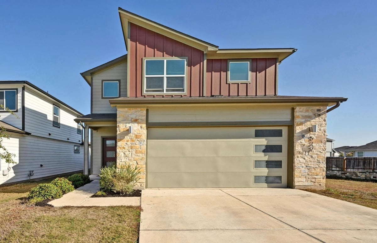 View 522 Wilshire Rd in Millbrook Park Ph 3 522 Wilshire Rd - front exterior - Luxury home in Millbrook Park Ph 3, San Marcos, TX