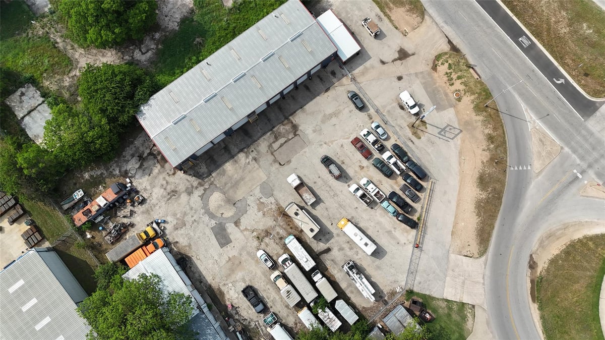 View 5225 E Cesar Chavez St in Deets E H Et Al Estate 5225 E Cesar Chavez St - aerial view with 5225 E Cesar Chavez St in Austin - Luxury home in Deets E H Et Al Estate, Austin...