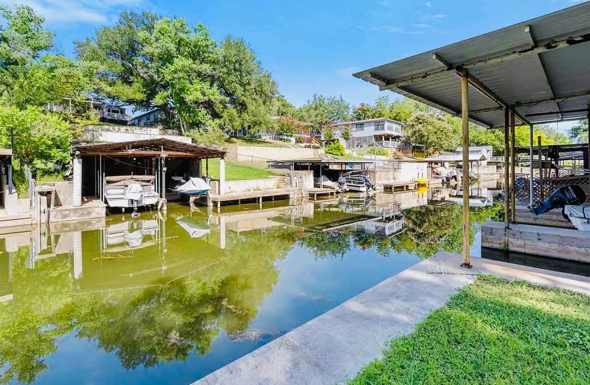 View 525 & 527 County Road 136A Rd in Kingsland 525 & 527 County Road 136A Rd, photo 1 of 14, Kingsland, Kingsland, TX