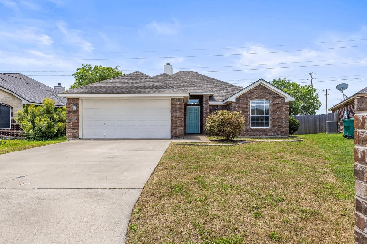 View 526 Armstrong DR in Forrest Hill Ph Iii 526 Armstrong DR - front exterior - Luxury home in Forrest Hill Ph Iii, Belton, TX