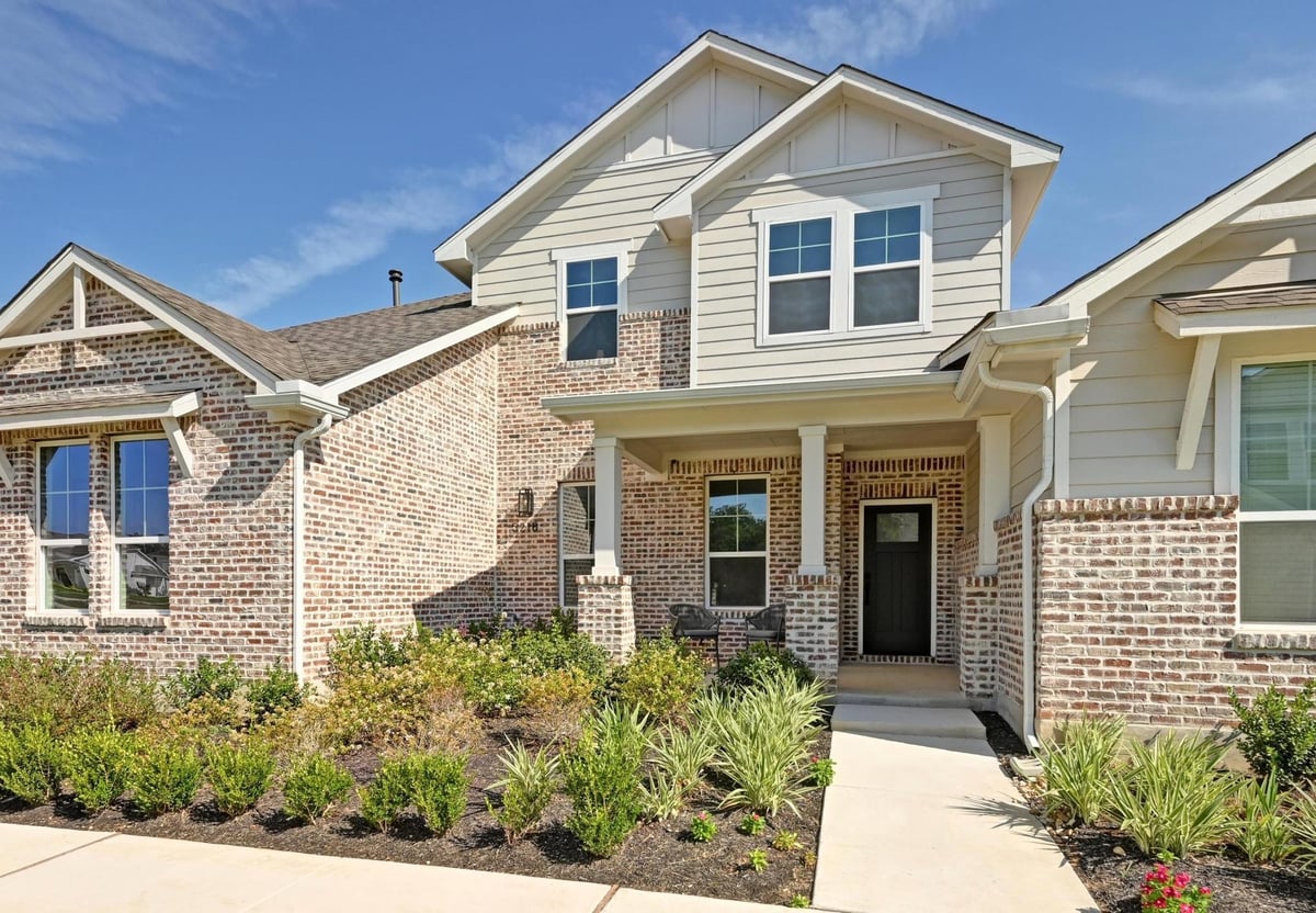 View 529 B Burlington DR in Townhomes At The Porch Du Pre 529 B Burlington DR - property photo 1 - Luxury home in Townhomes At The Porch Du Pre, Buda, TX