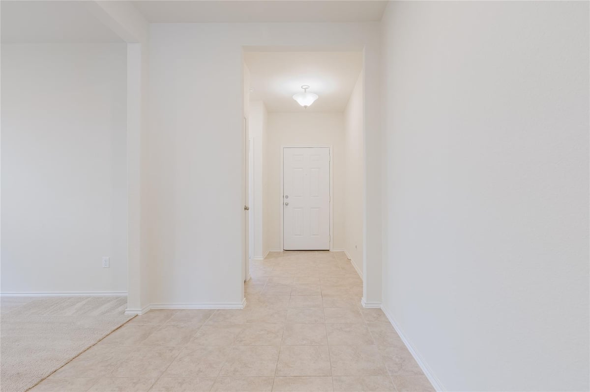 Bathroom at 529 Gray Hawk Rdg - 5 bed 3 bath home