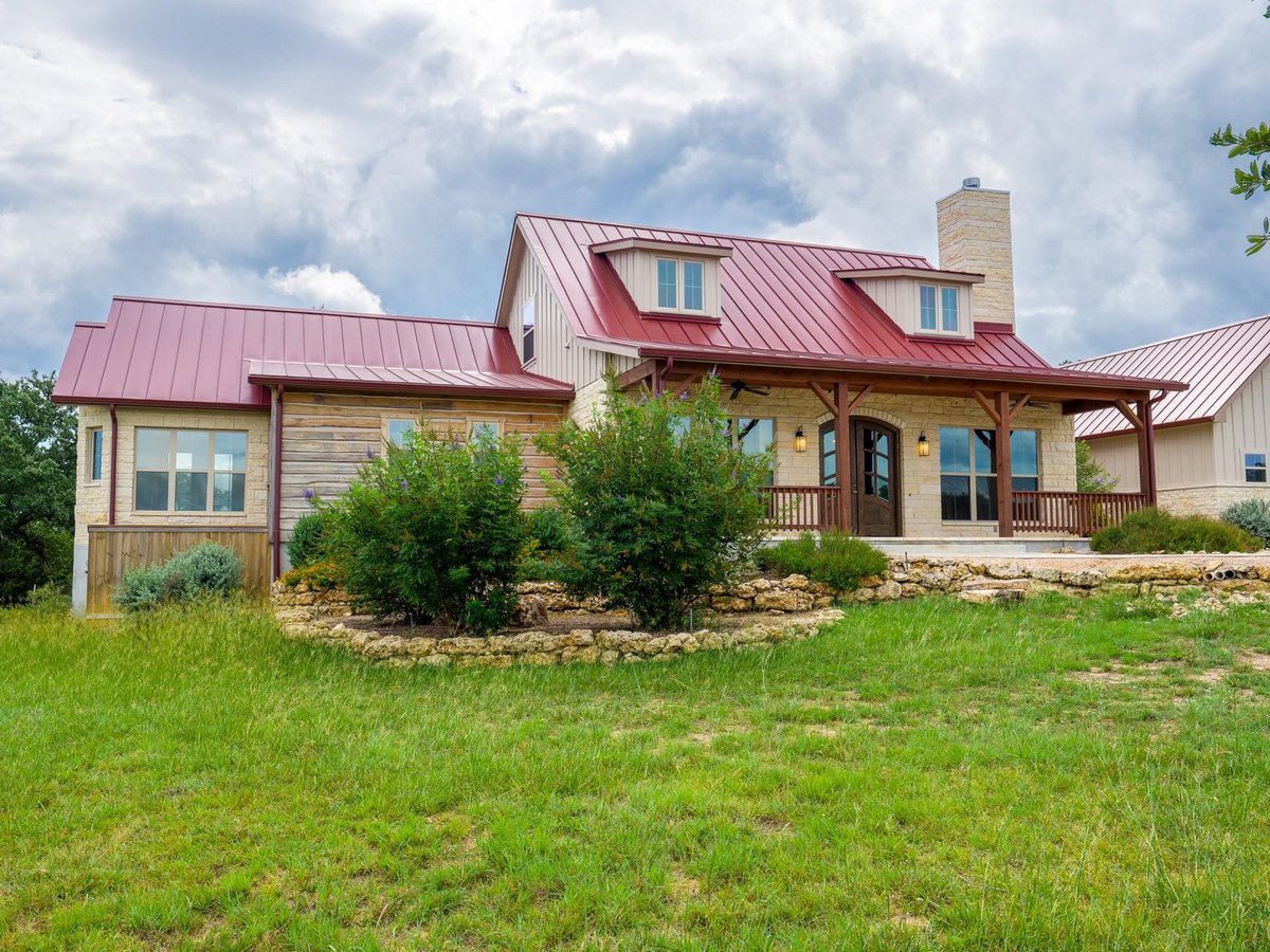 Primary bedroom at 529 Vista Ridge - 3 bed 3 bath home