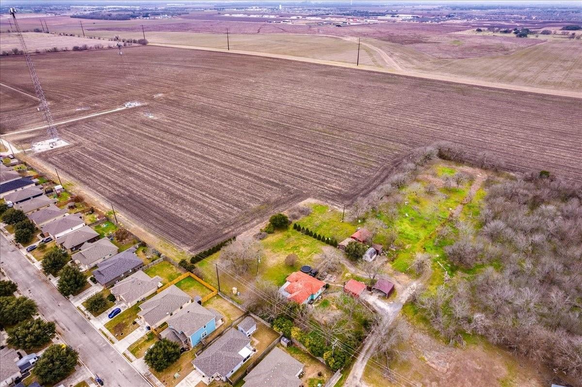 View 530 Continental Dr in Kerbow Sub 530 Continental Dr - front exterior - Luxury home in Kerbow Sub, Seguin, TX