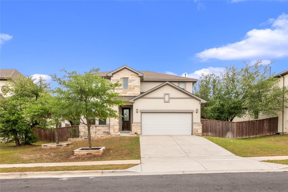 Living area at 5300 Cipriano Dr - 5 bed 3 bath home