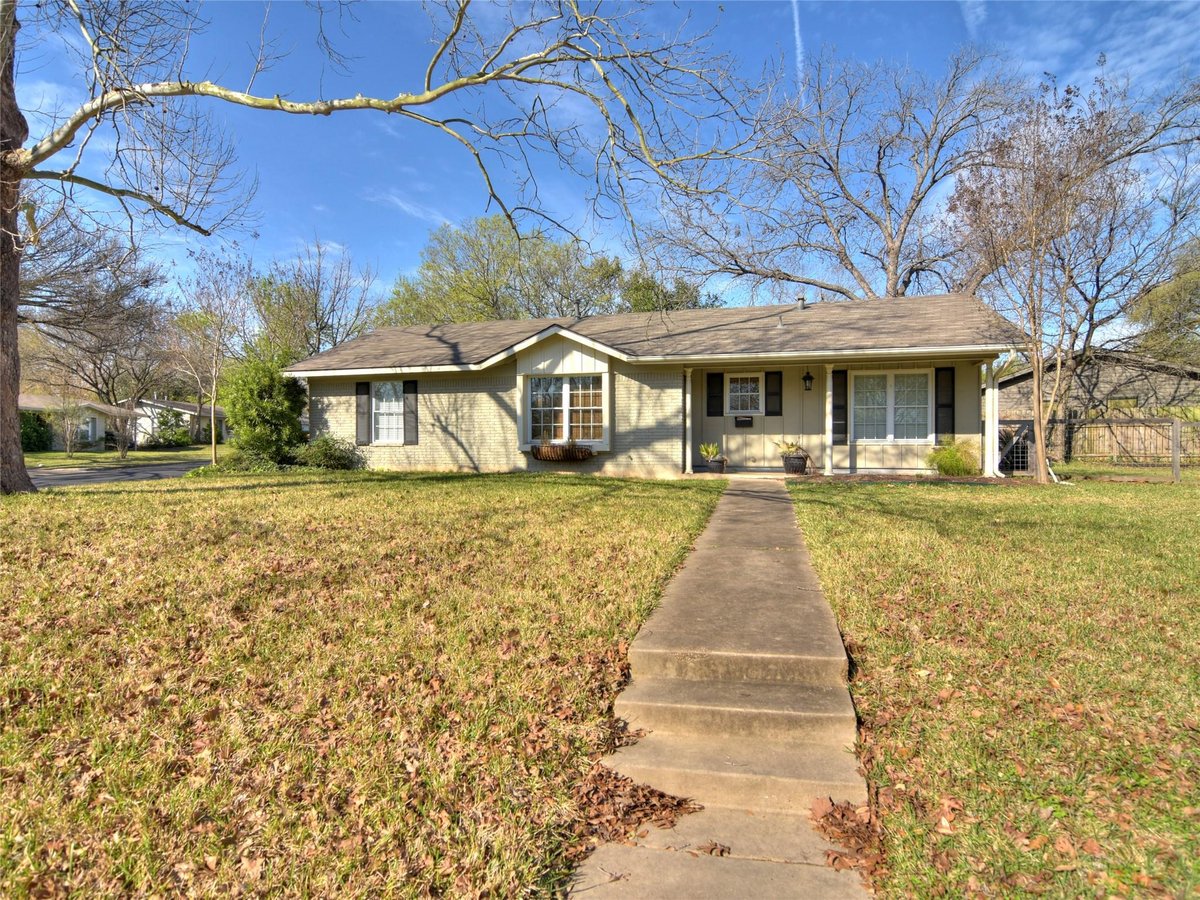 View 5300 Middale LN in Windsor Park 03 Sec 02 5300 Middale LN - property photo 1 - Luxury home in Windsor Park 03 Sec 02, Austin, TX