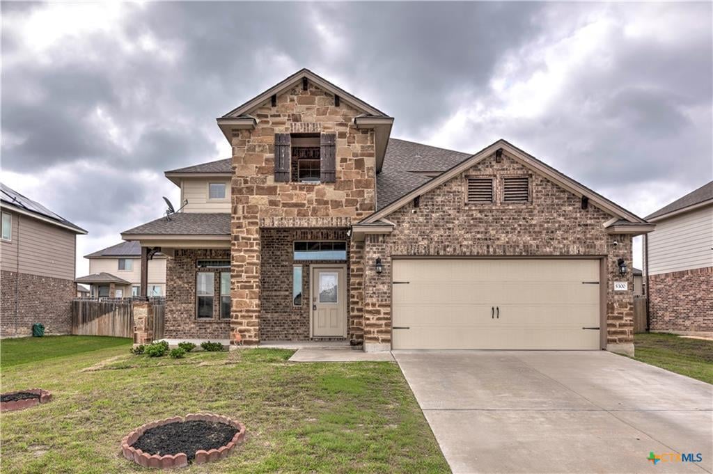 View 5300 Primavera LN in Estancia West 5300 Primavera LN - front exterior - Luxury home in Estancia West, Killeen, TX