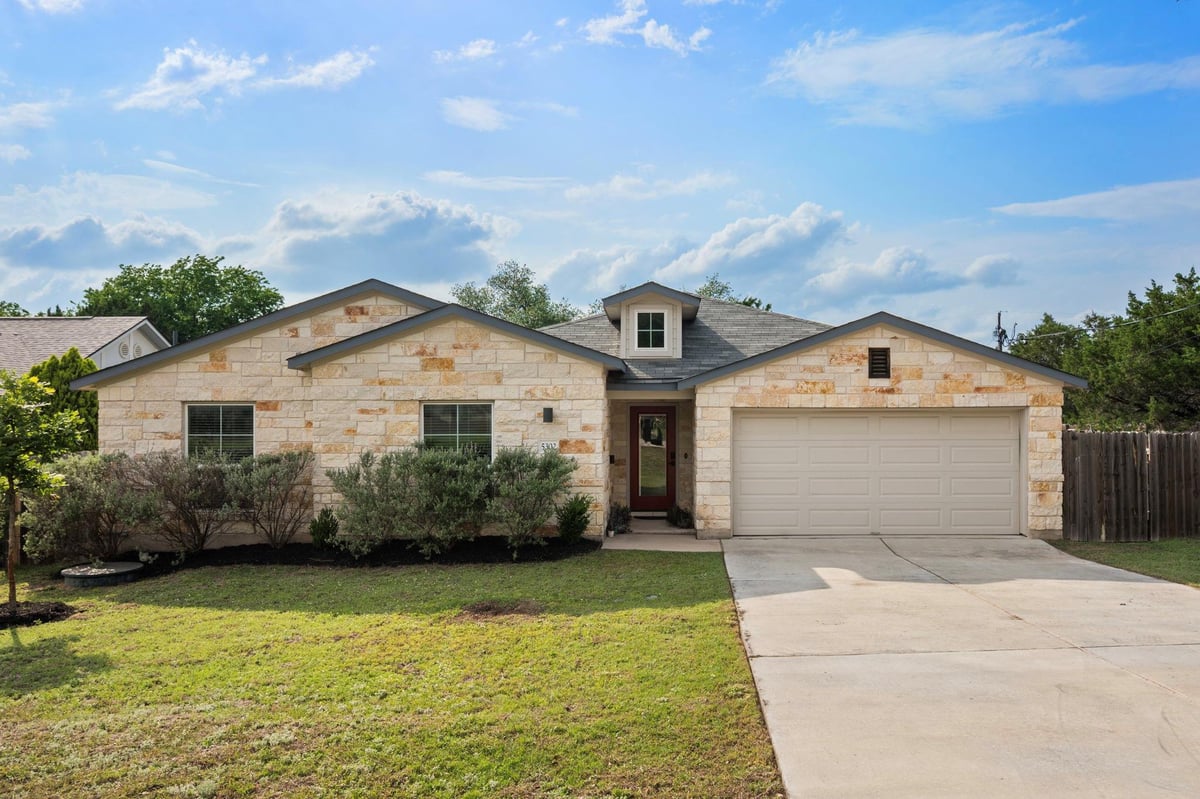 View 5302 Thunderbird St in Lago Vista 5302 Thunderbird St - front exterior - Luxury home in Lago Vista, Lago Vista, TX