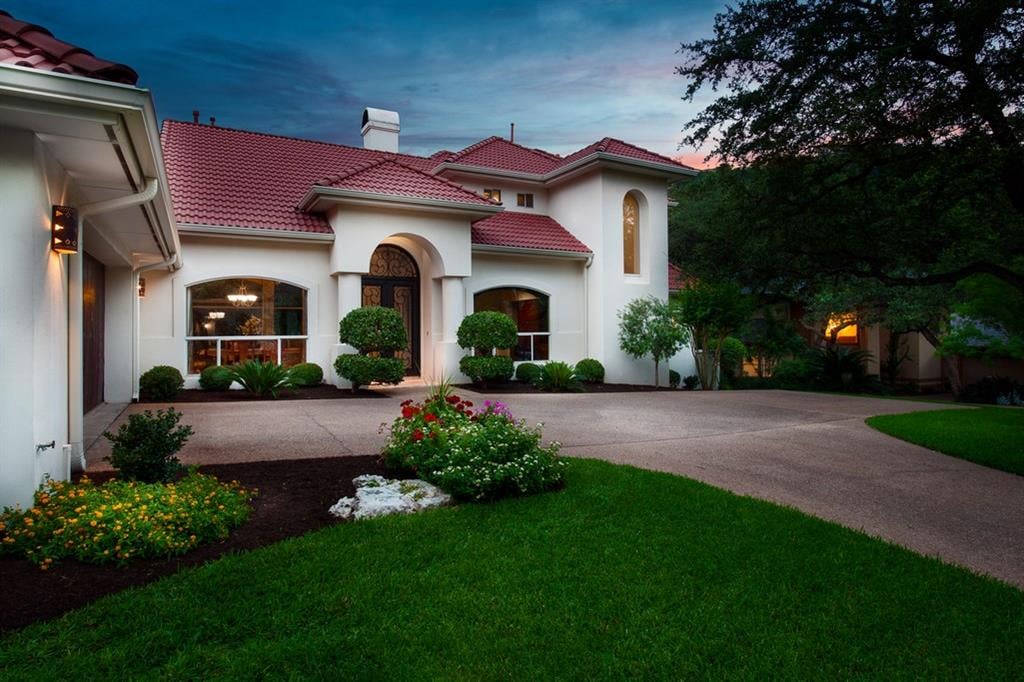 View 5304 N Scout Island Cir in Courtyard Ph 03-B 5304 N Scout Island Cir - property photo 1 - Luxury home in Courtyard Ph 03-B, Austin, TX